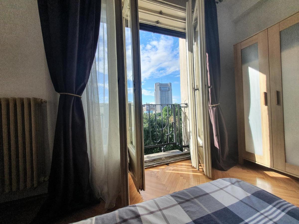 Charming Studio With City View Bukarest Exteriör bild