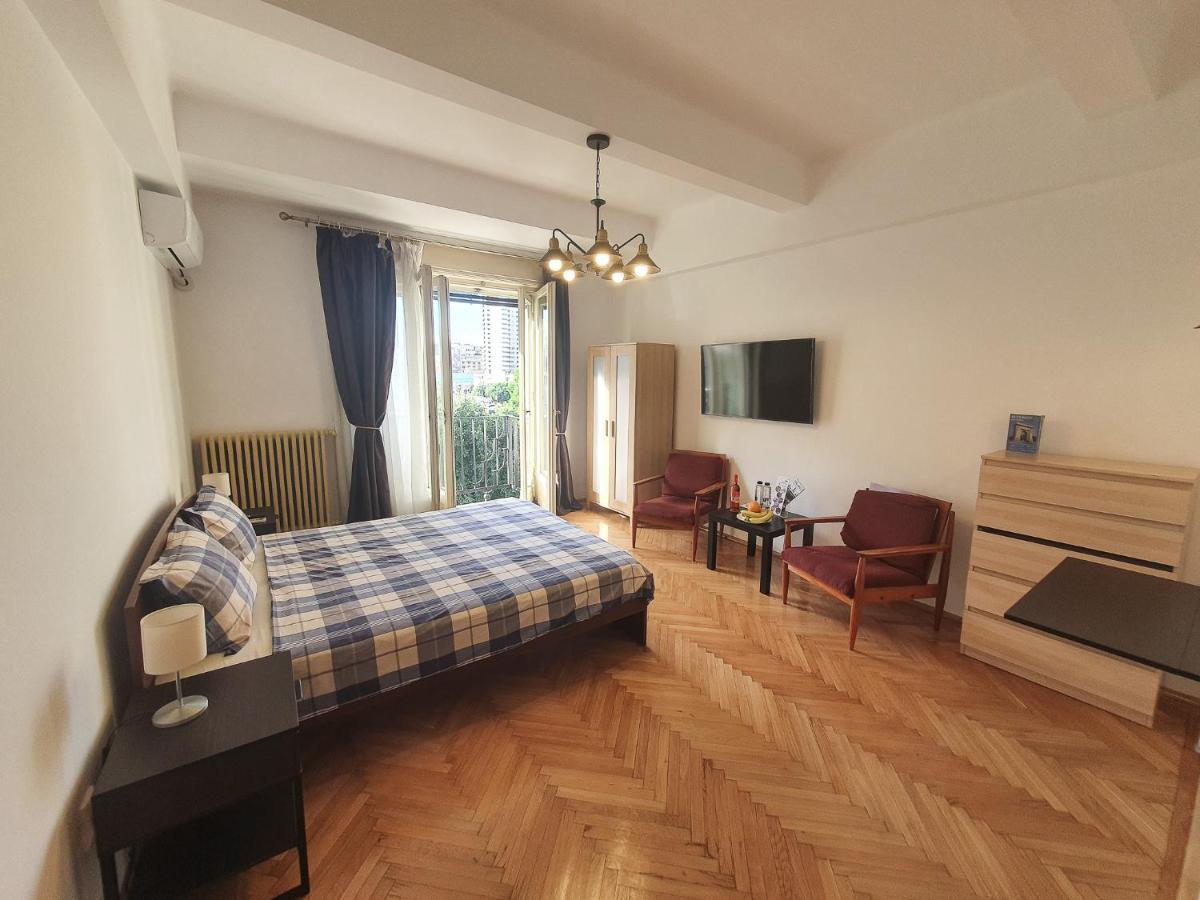 Charming Studio With City View Bukarest Exteriör bild