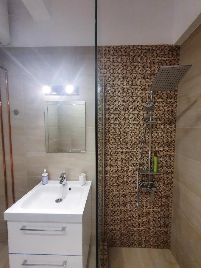 Charming Studio With City View Bukarest Exteriör bild